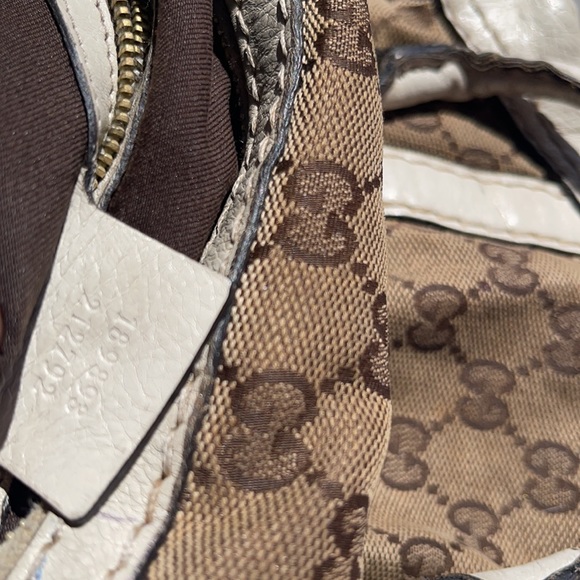 Beautiful Women’s authentic Gucci purse like new on inside no tears no rips - Picture 8 of 13